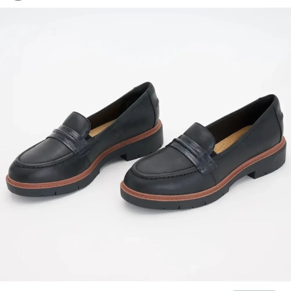 CLARKS Black Westlynn Loafer-6W